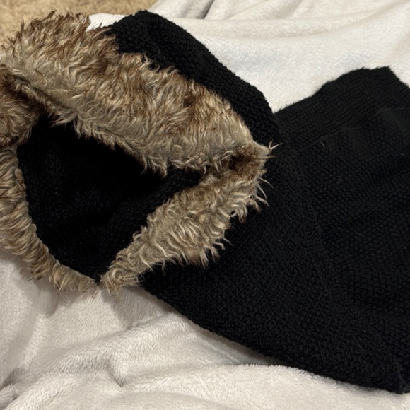 Cozy Black Knit Hood with Faux Fur Lining - Picture 1 of 4